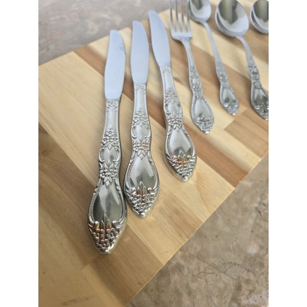 Vintage Oneida Assorted Lot  1977 Huntington‎ Wm A Rogers Deluxe Stainless
